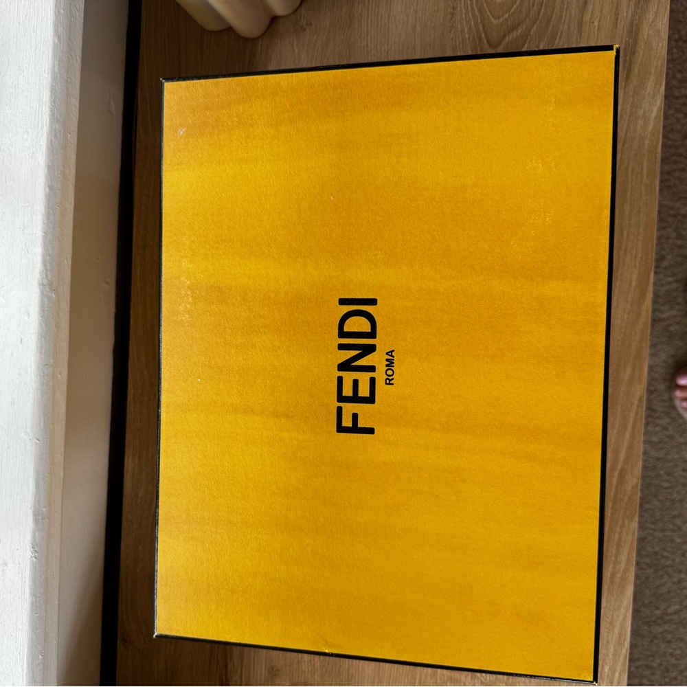FENDI sneakers - Picture 7 of 7